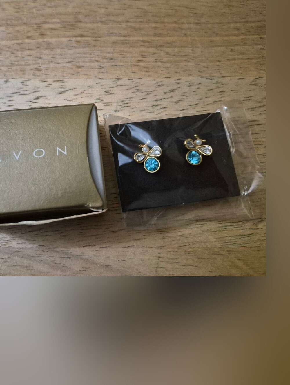 Avon March Birthstone Bee Earrings New